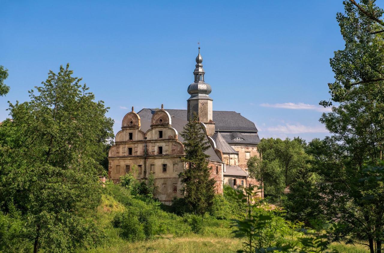 Zamek Sarny - Schloss Scharfeneck Kłodzko Exterior foto